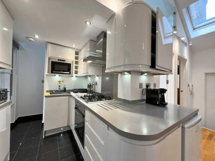 Flat Shaftesbury Avenue in Greater London