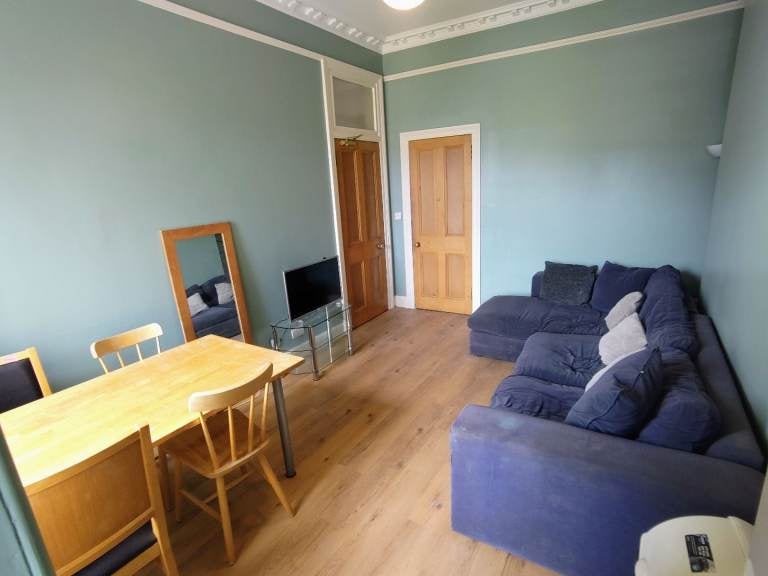 Flat Falcon Avenue in City of Edinburgh