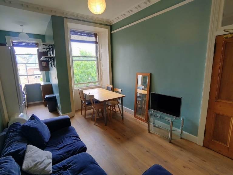 Flat Falcon Avenue in City of Edinburgh