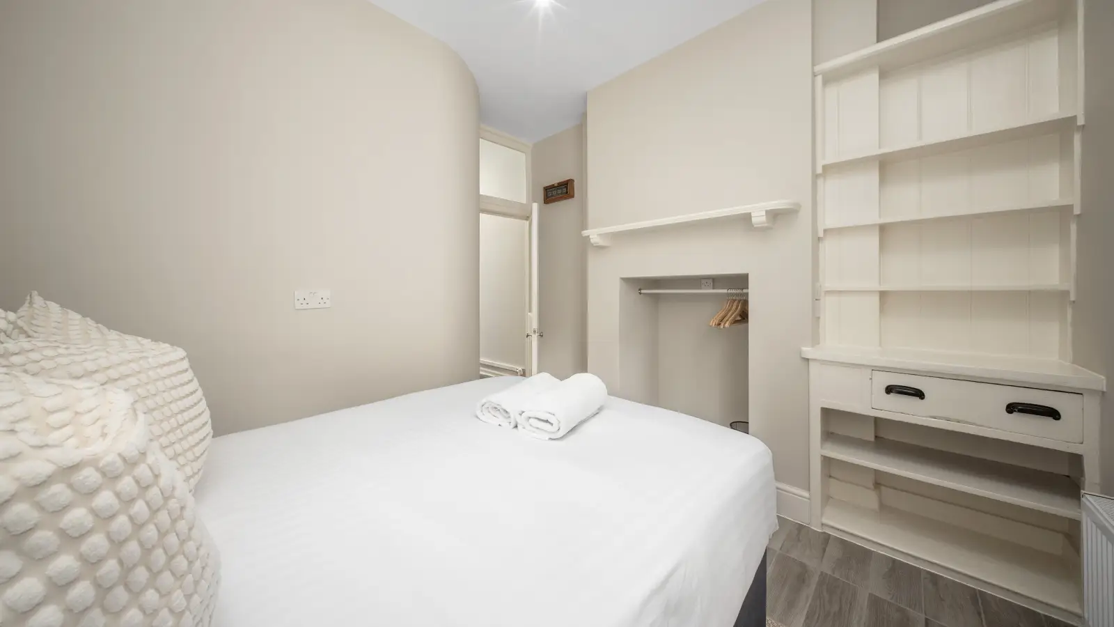 Flat Gosfield Street in City of Westminster