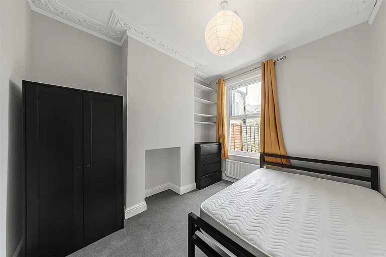 House Kincaid Road in Greater London