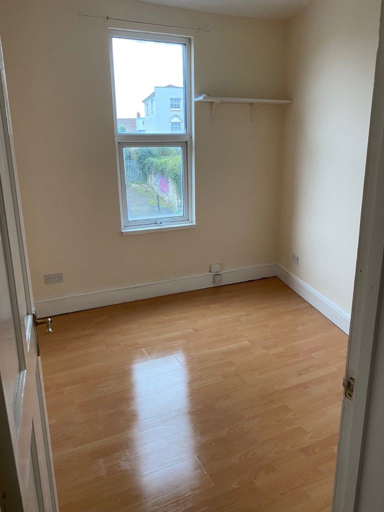 Flat Diamond Street in Bristol
