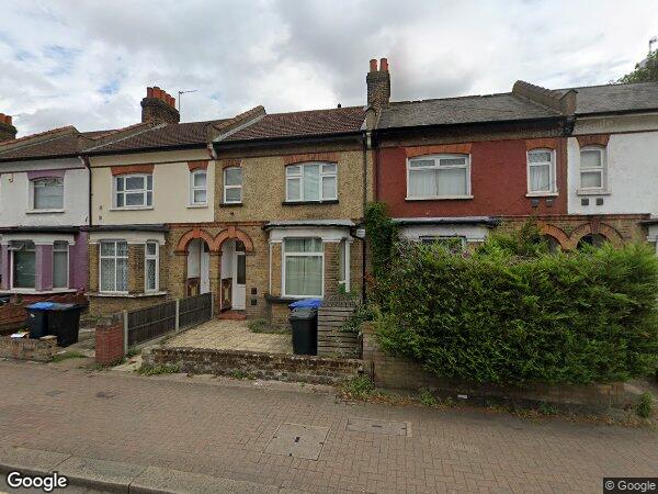 Flat Hertford Road in Greater London