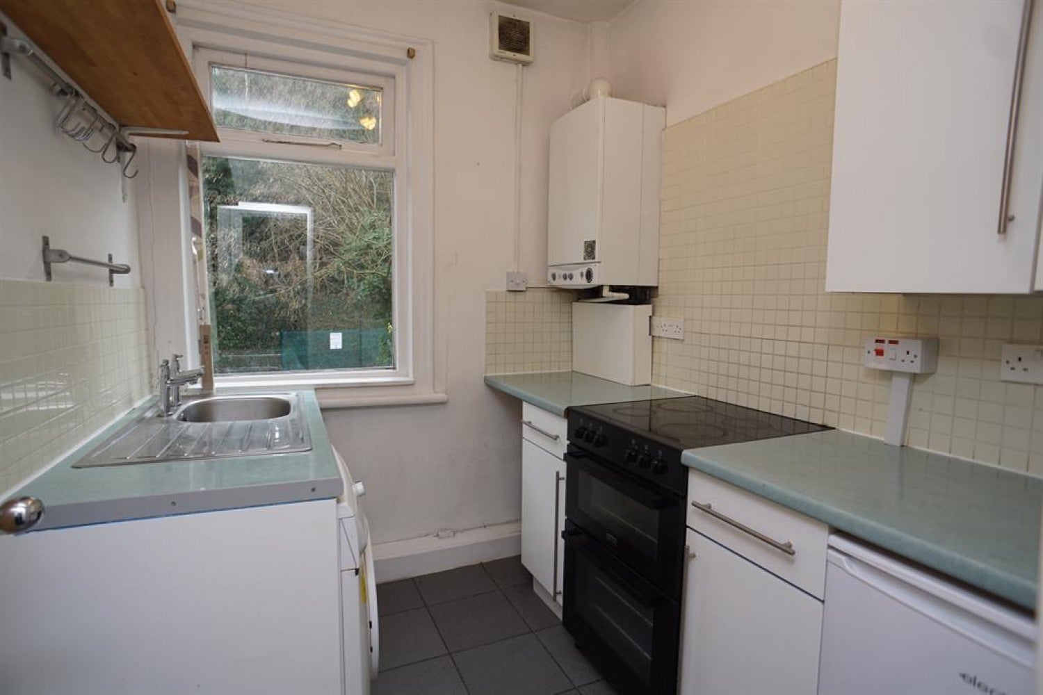 Flat Marmion Road in Sheffield