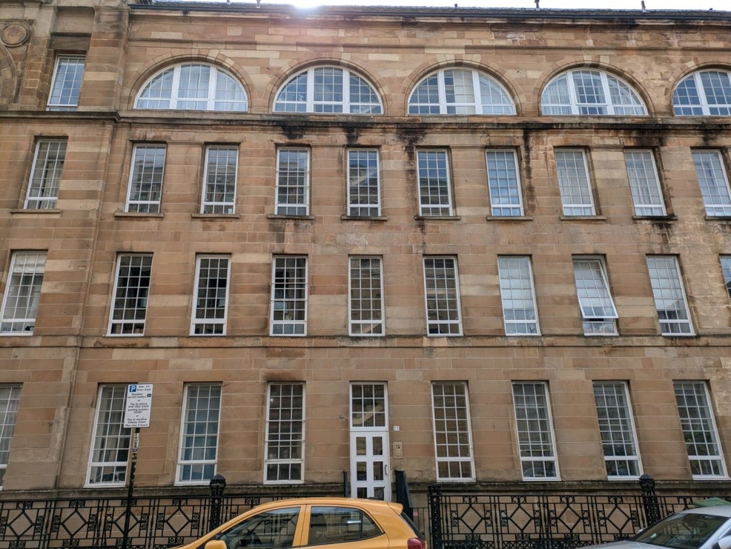 Flat Kent Road in Glasgow