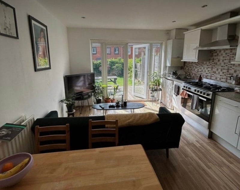 Room Cowper Road in Greater London