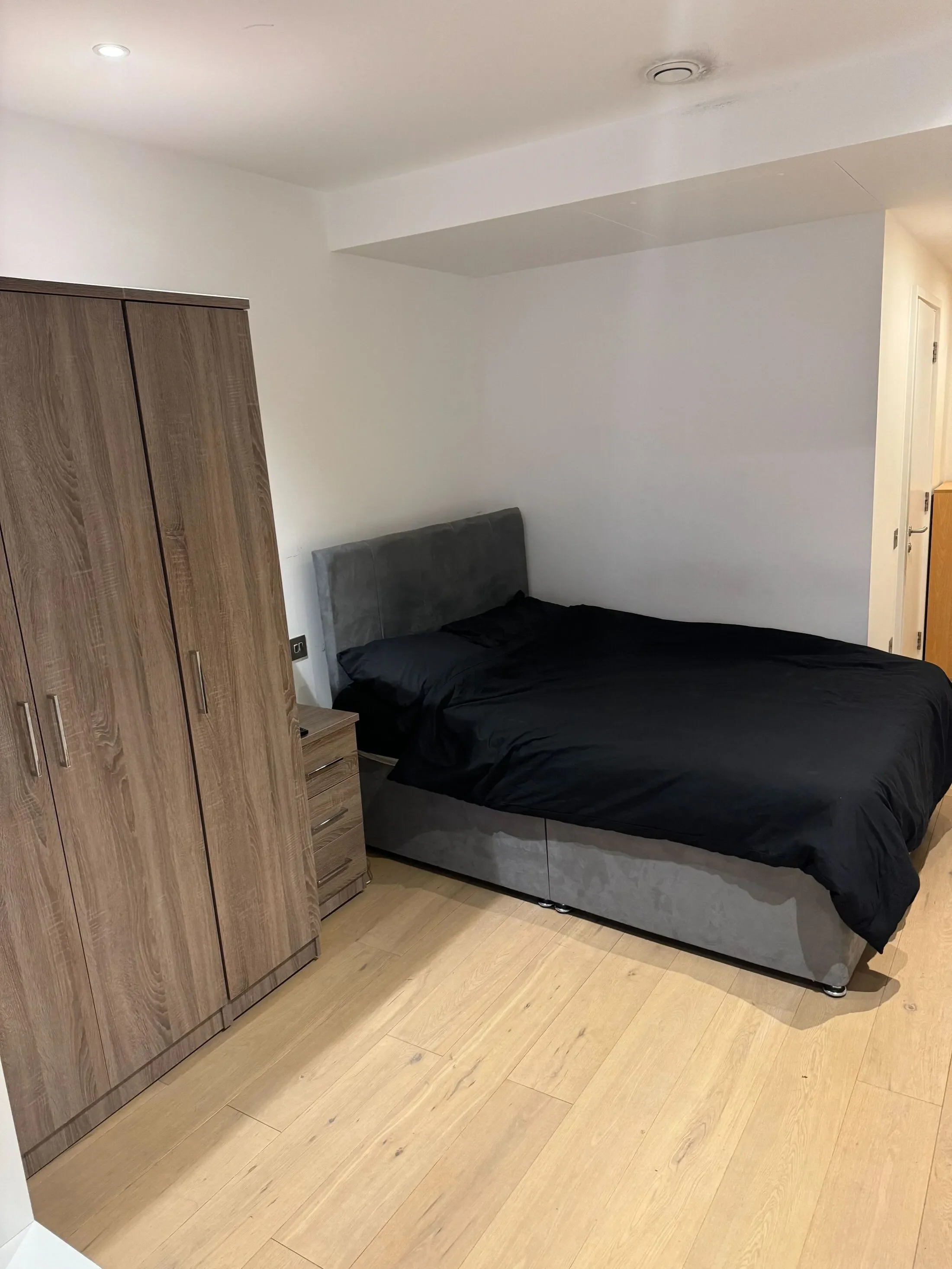 Flat Wollaston Close in Greater London