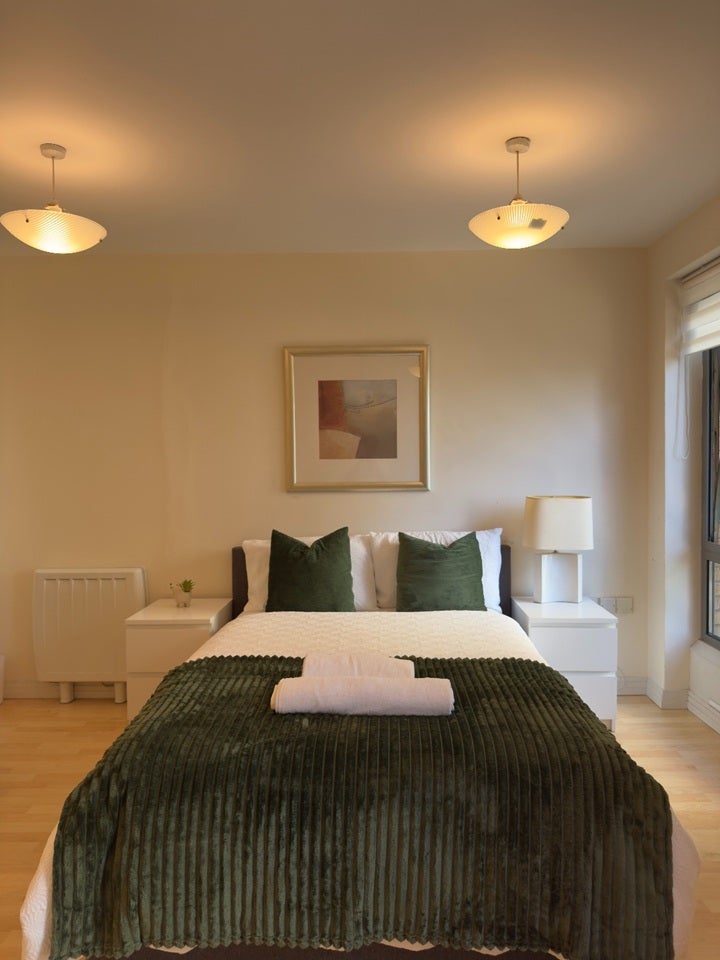 Flat Portal Way in Greater London