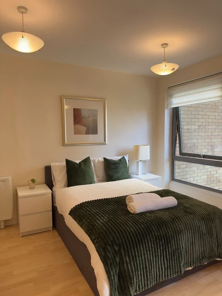 Flat Portal Way in Greater London