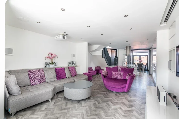 Flat East Parade in York