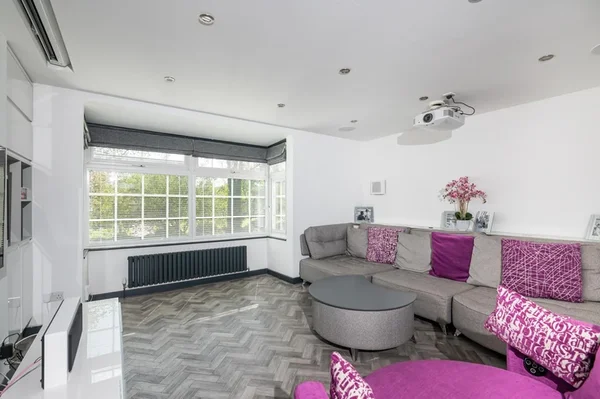 Flat East Parade in York
