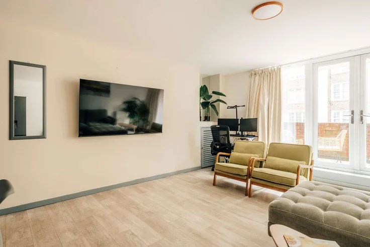 Flat Queensway in City of Westminster