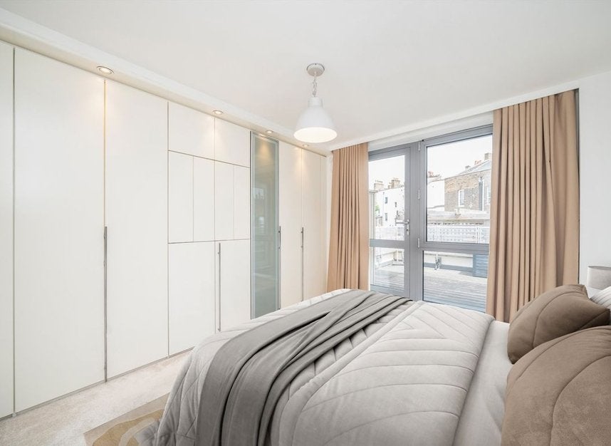 Flat Naoroji Street in Greater London