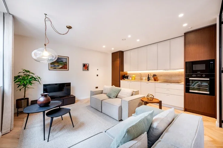 Flat Stukeley Street in Greater London