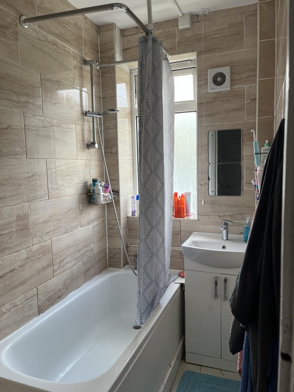 Room Hardwidge Street in Greater London