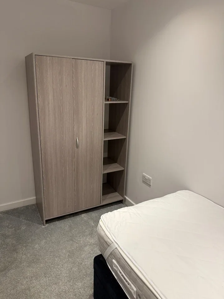 Room Ridge Street in Watford