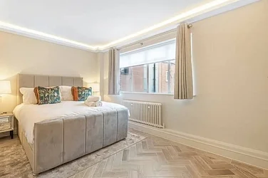 Flat Hans Crescent in Greater London
