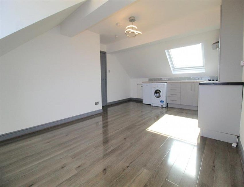 Flat Langdale Avenue in Manchester