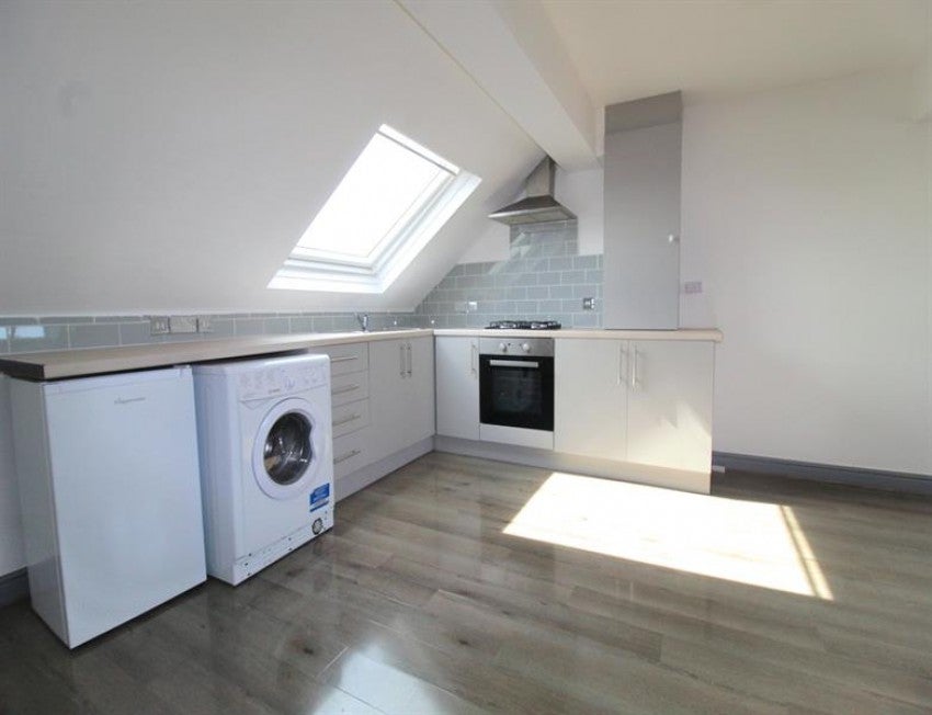 Flat Langdale Avenue in Manchester