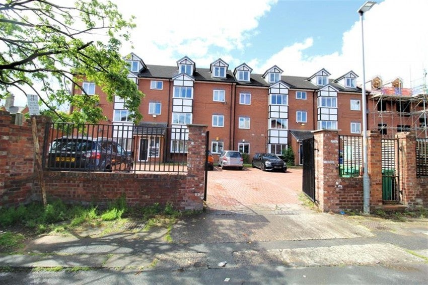 Flat Langdale Avenue in Manchester