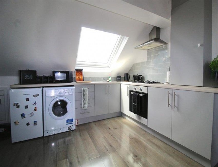 Flat Langdale Avenue in Manchester