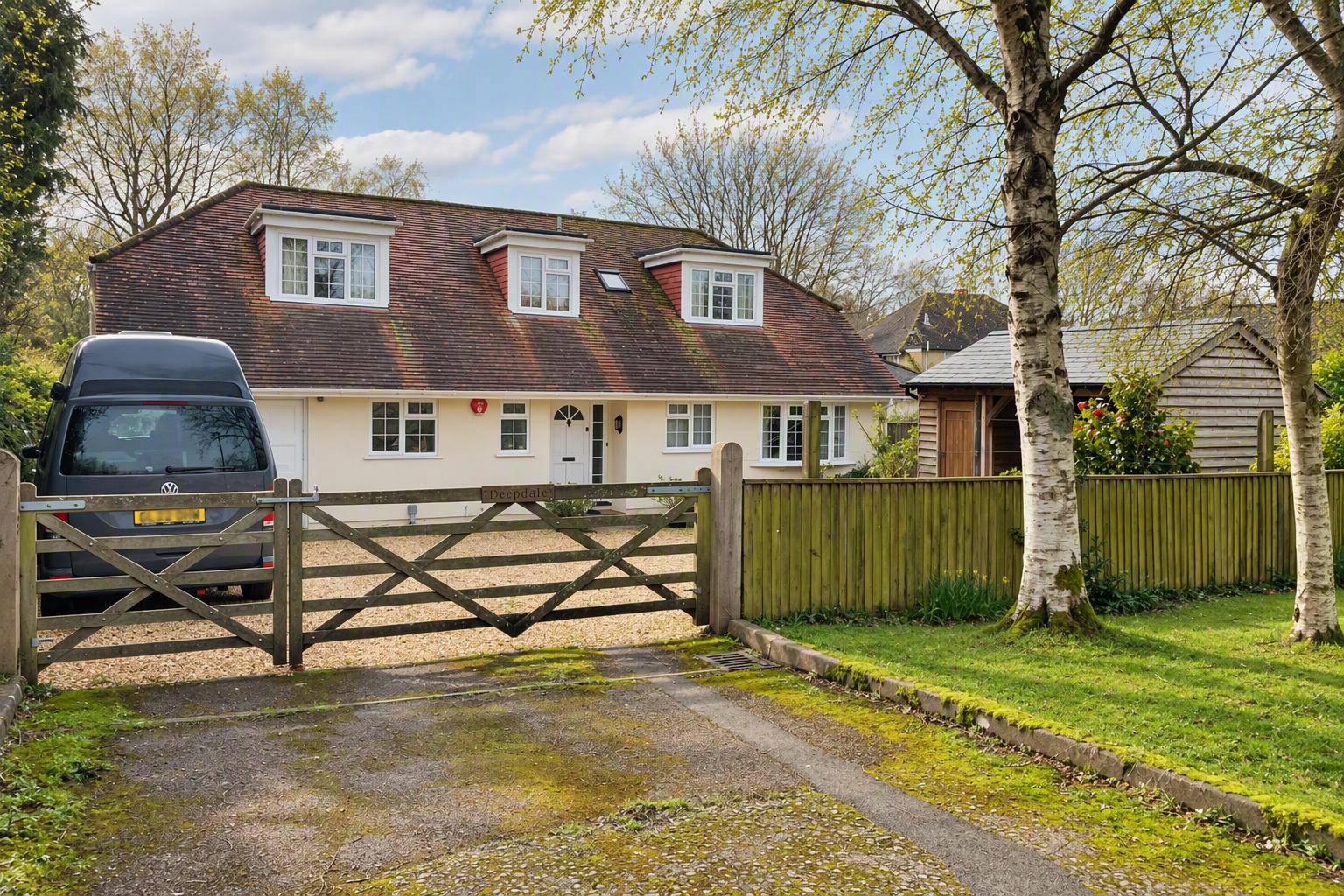 House Armstrong Close in New Forest
