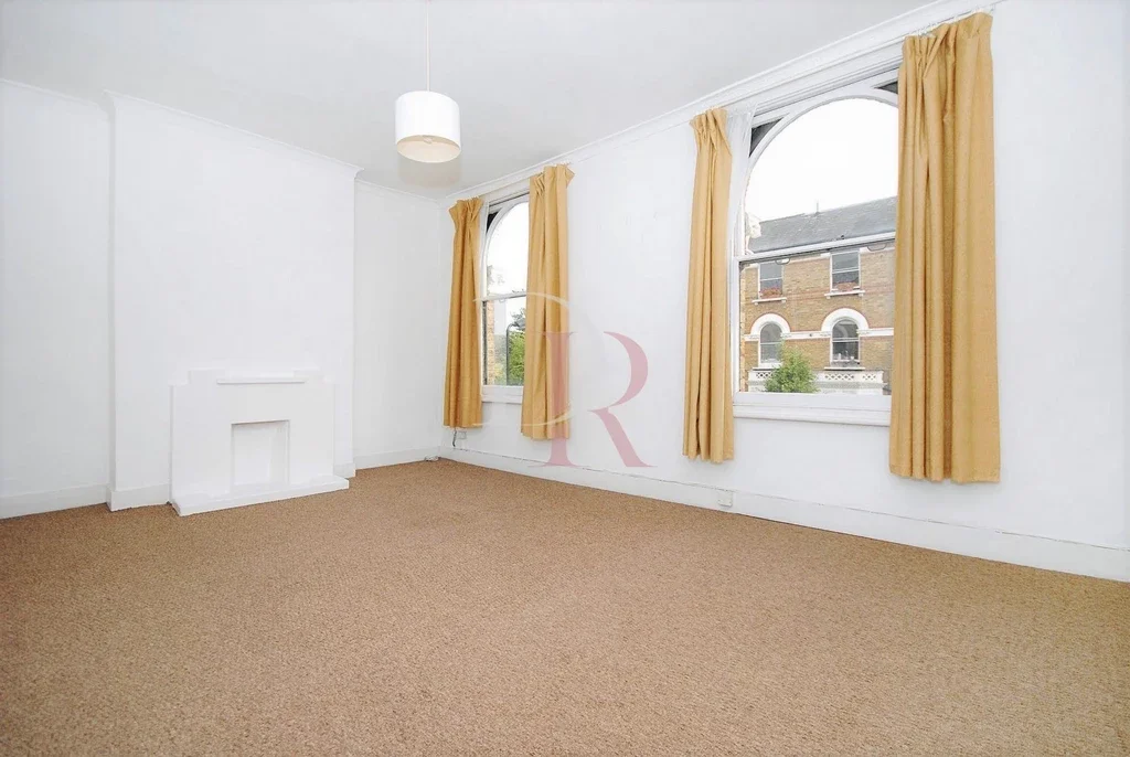 Flat Digby Crescent in Greater London