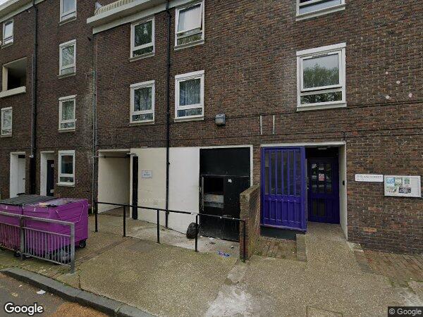 Flat Zetland Street in Greater London