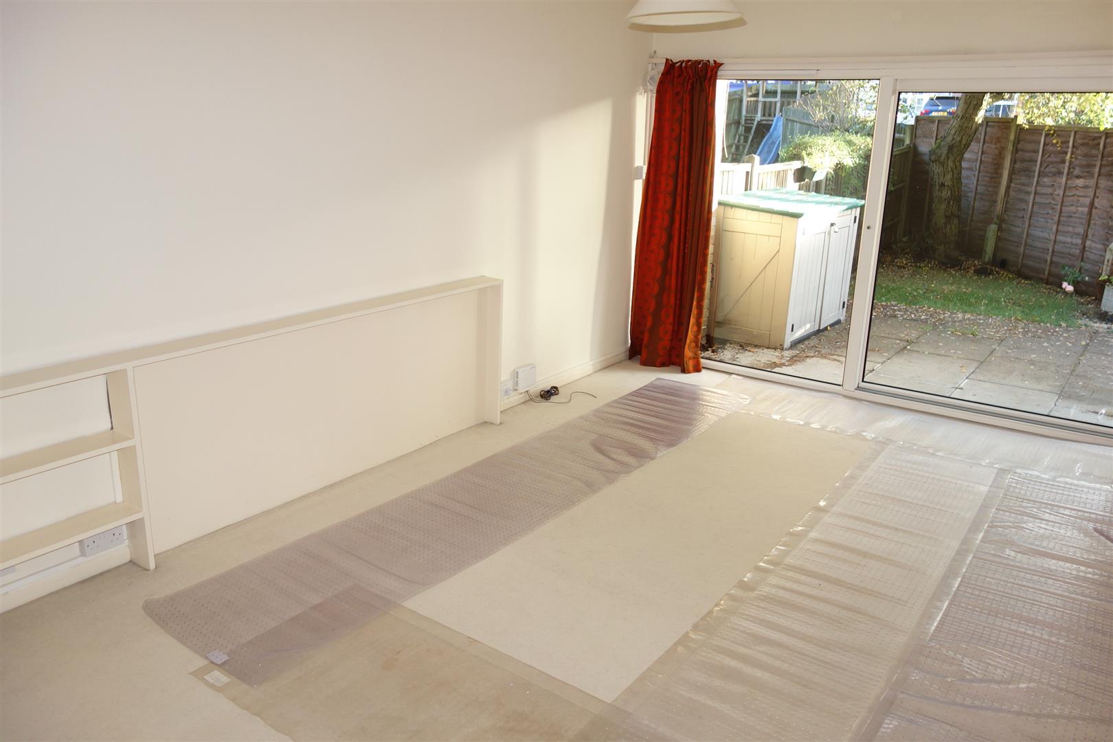 Flat St John's Court in Woking