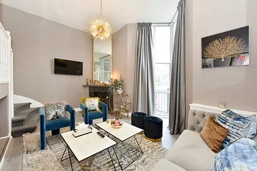 Flat Grosvenor Road in City of Westminster