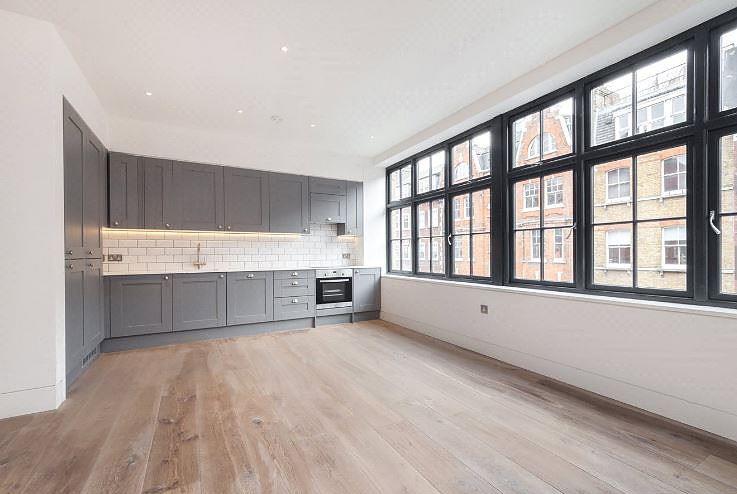 Flat Great Titchfield Street in City of Westminster