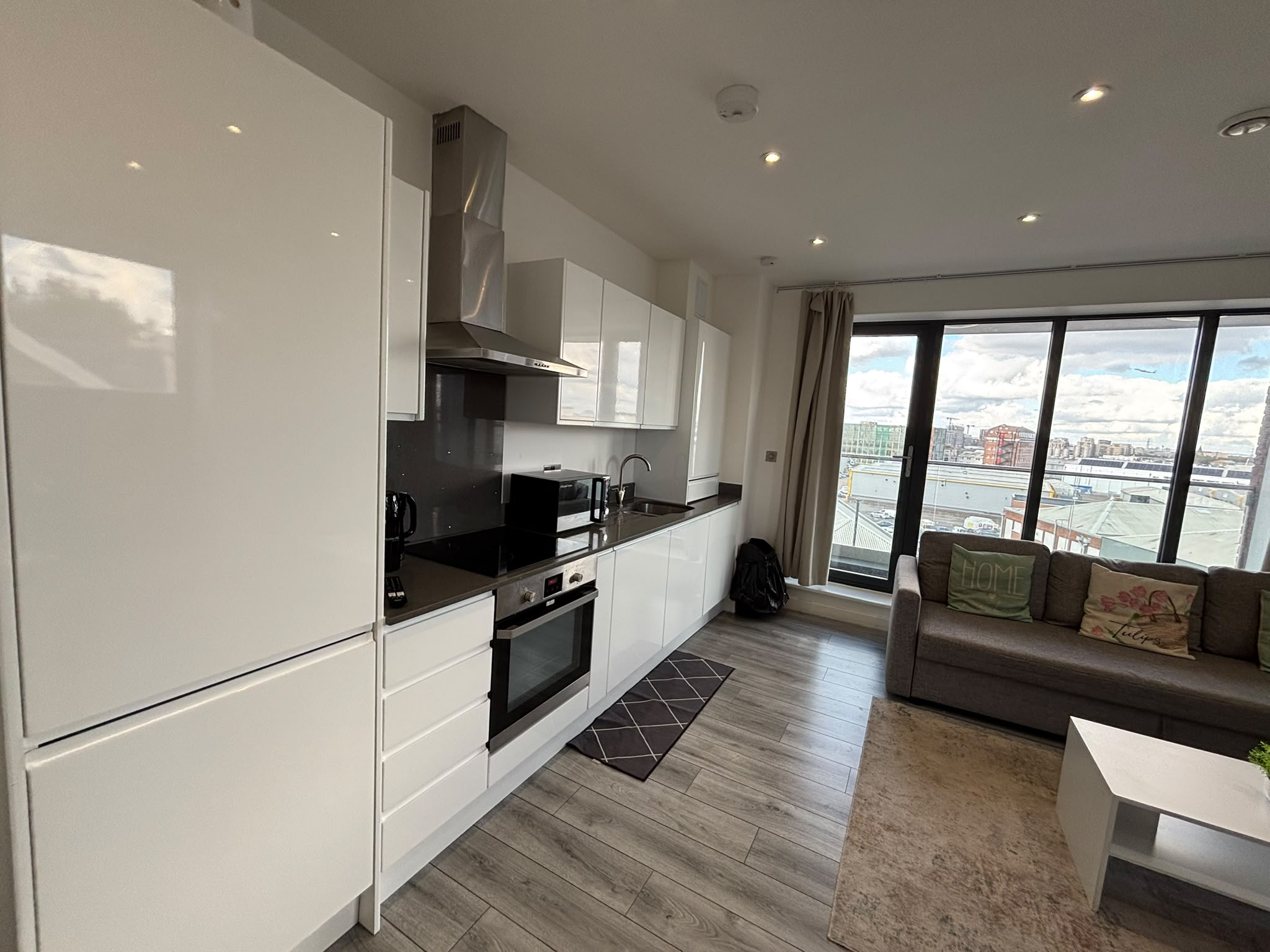 Flat Woolwich Road in Greater London