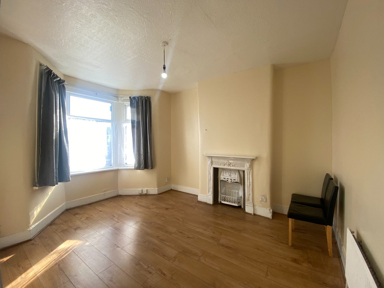 Flat Natal Road in Greater London