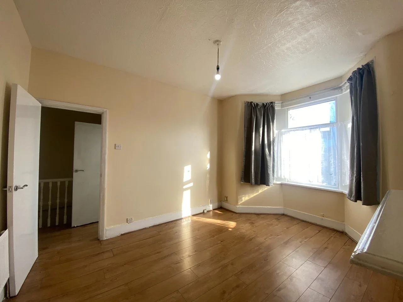 Flat Natal Road in Greater London