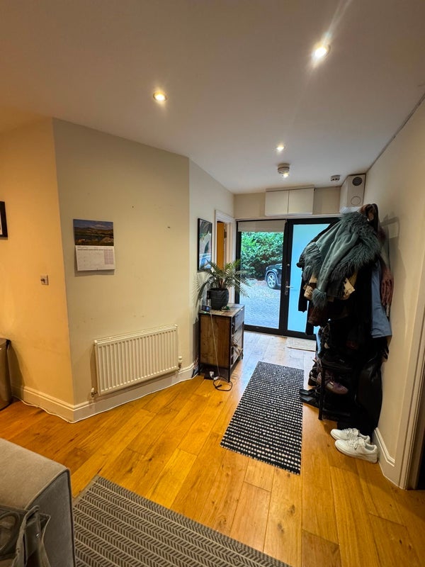 Room Arodene Road in Greater London