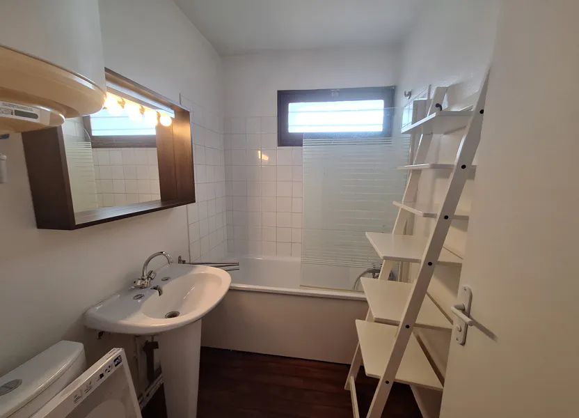 Flat Rue Paul Verlaine in Talence