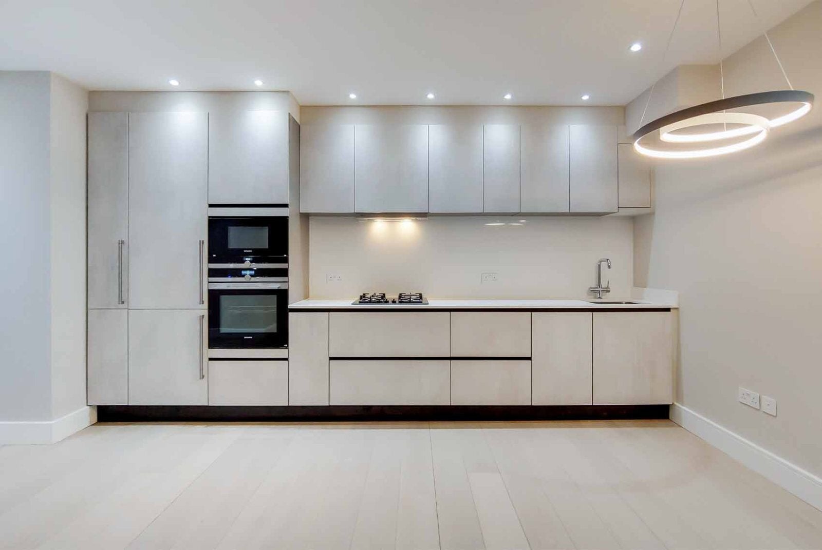 Flat Fitzjohn's Avenue in Greater London