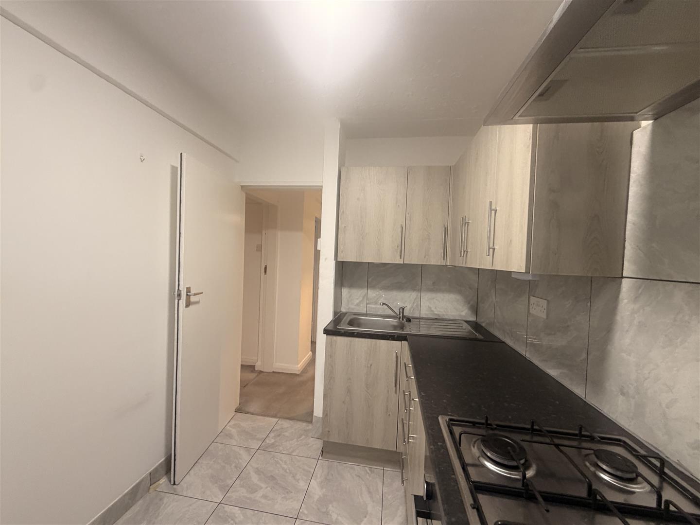 Flat Wynash Gardens in Greater London