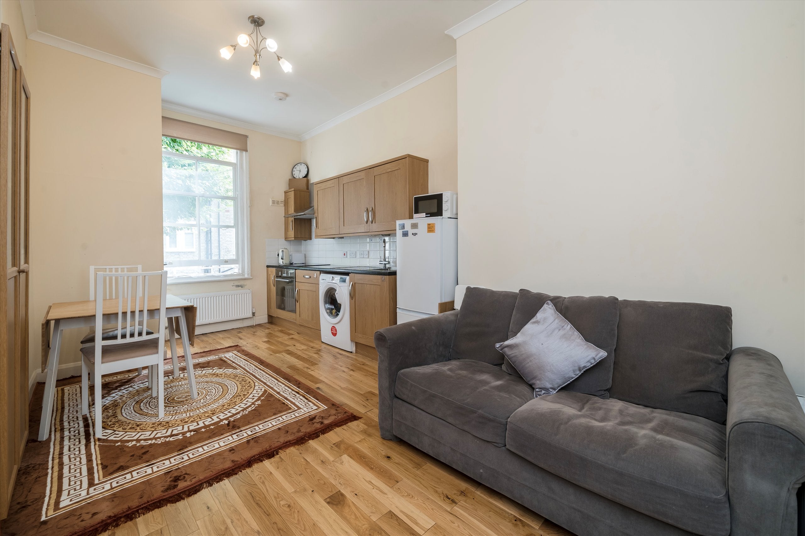 Flat Milson Road in Greater London