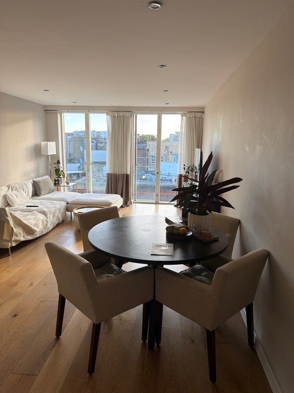 Room Bedford Road in Greater London