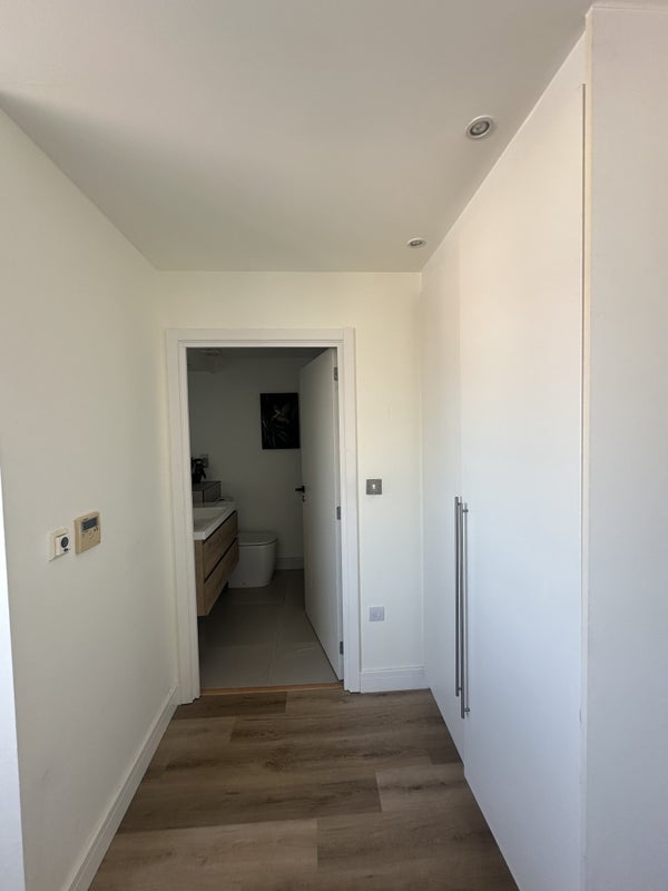 Room Basin Approach in Greater London