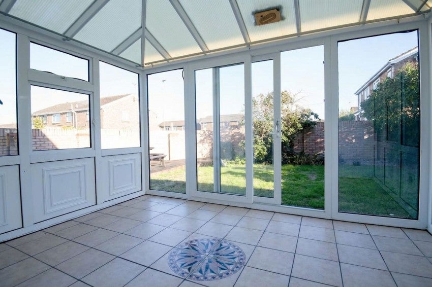 House Farnham Drive in Rushden