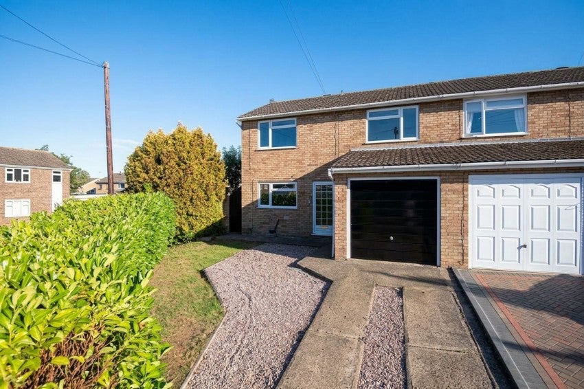 House Farnham Drive in Rushden