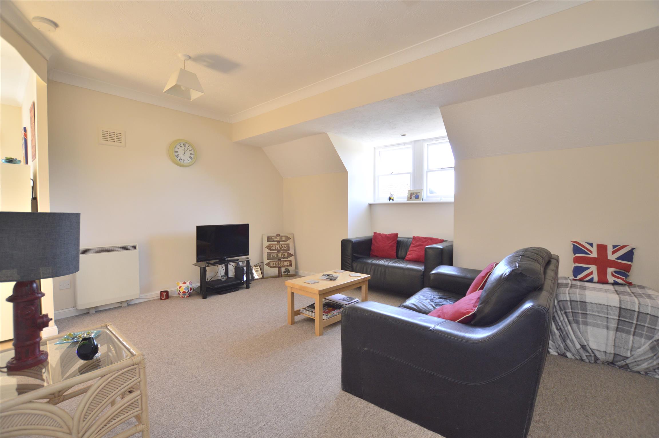 Flat Pine Gardens in Reigate and Banstead