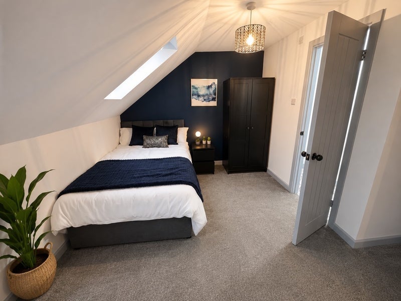 Room Waterloo Road in Gillingham