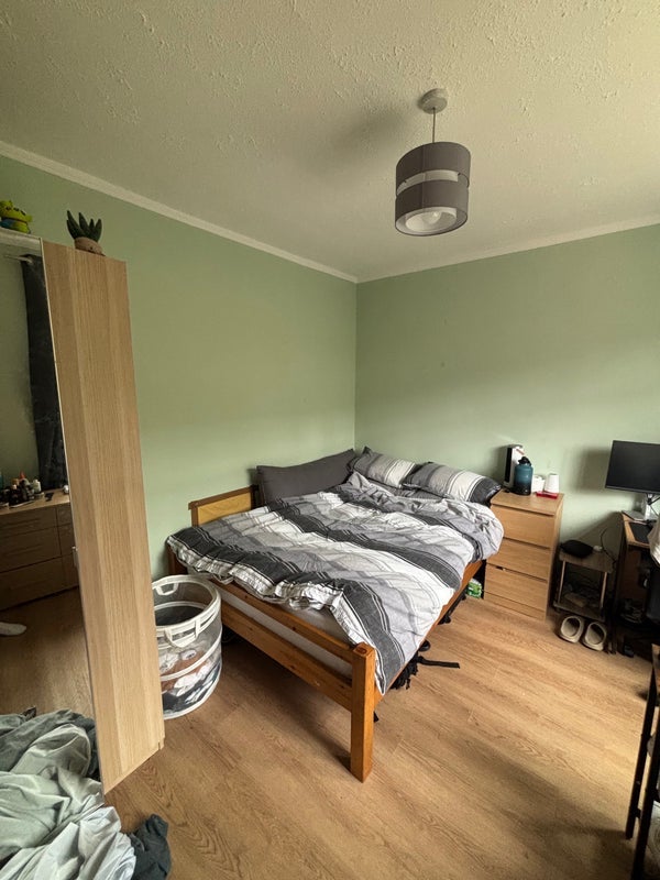 Room Allnutt Way in Greater London