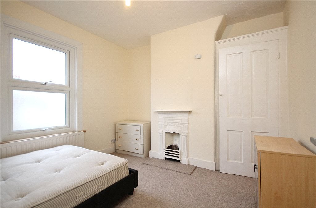 Flat Leavesden Road in Watford