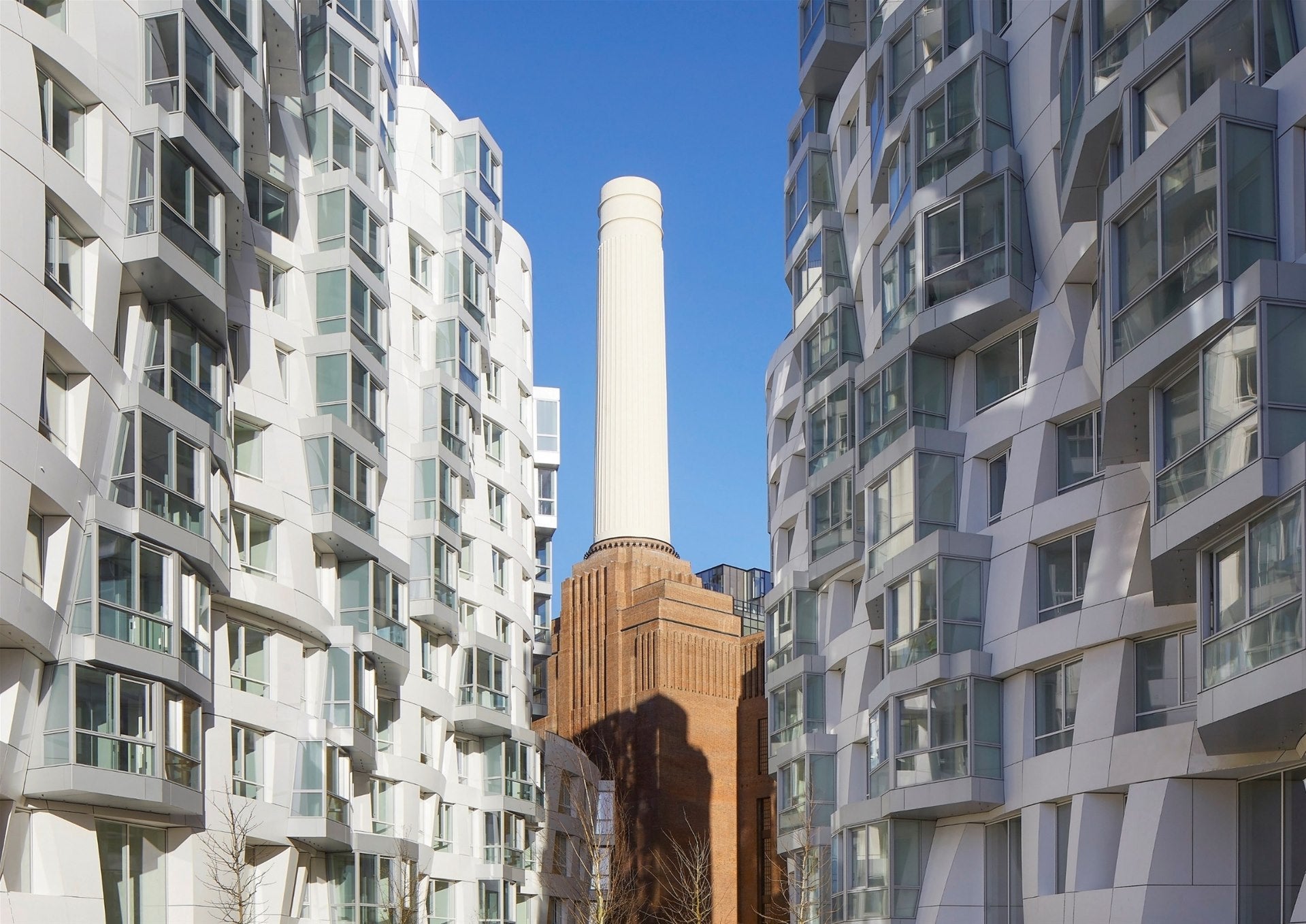 Flat Electric Boulevard in Greater London
