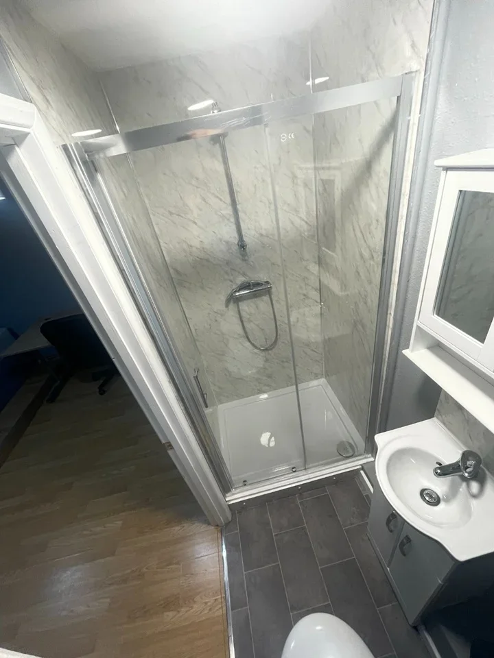 Room Barchester Close in Greater London