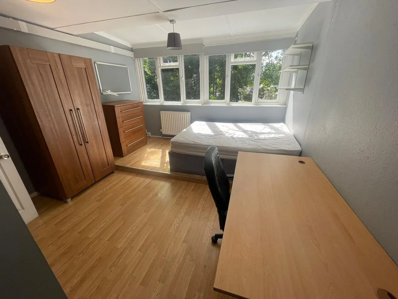 Room Barchester Close in Greater London